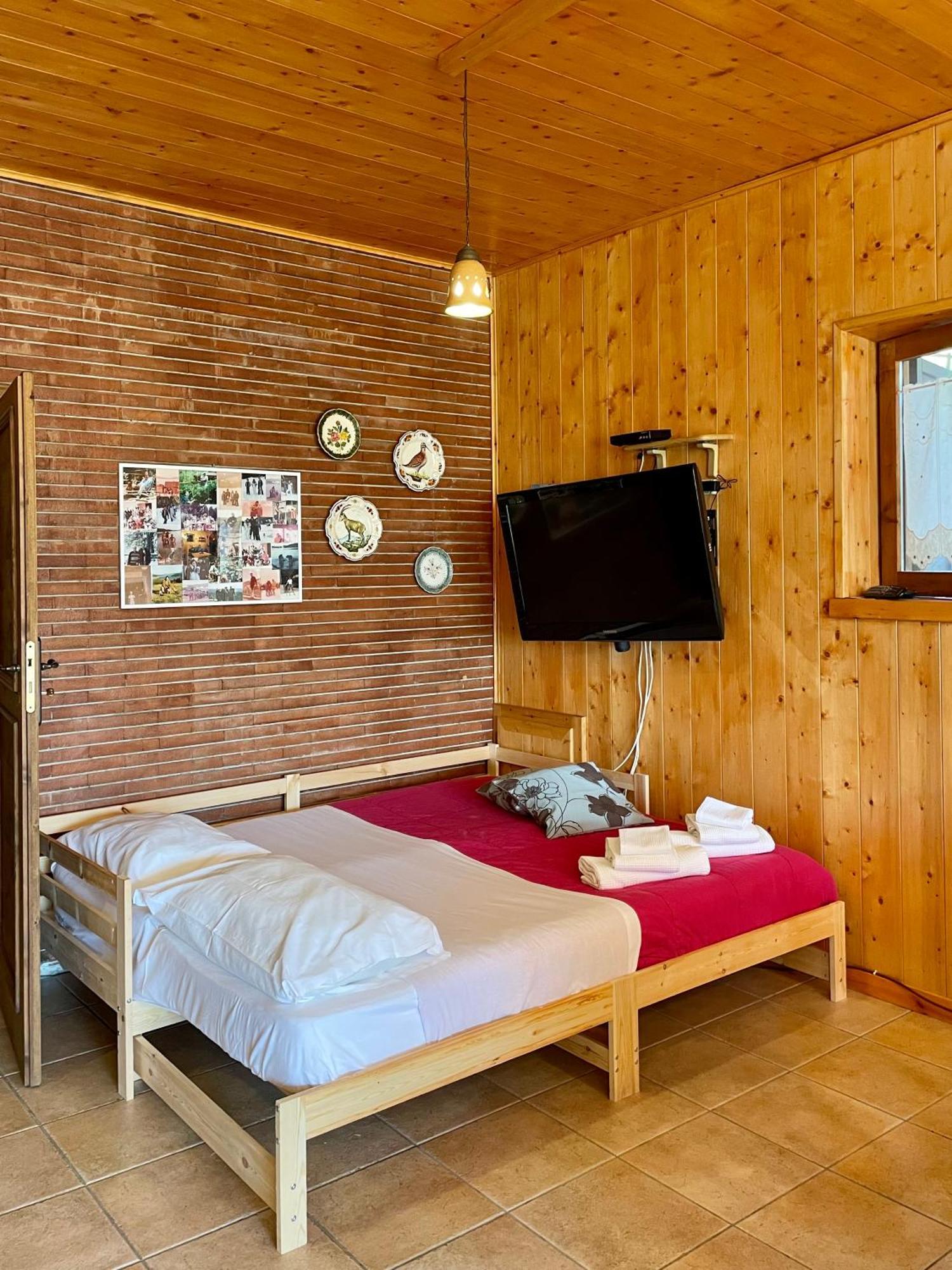 Chalet Natura La Taverna Dei 3 Porcellini Cavaliere  Dış mekan fotoğraf